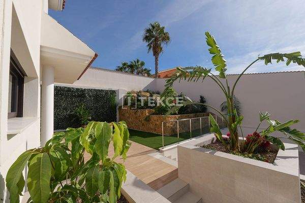 Elegant Villa with Private Pool and Solarium in Ciudad Quesada