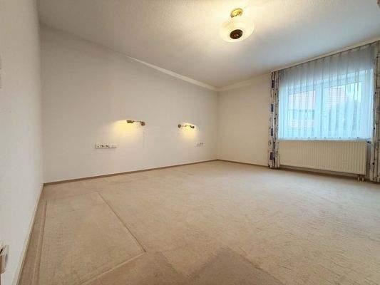 EG: Das Schlafzimmer ist ruhig gelegen und gut geschnitten