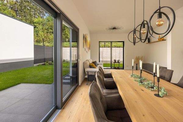 Wohnzimmer mit Schiebefenster