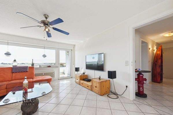 Helles Wohnzimmer OG