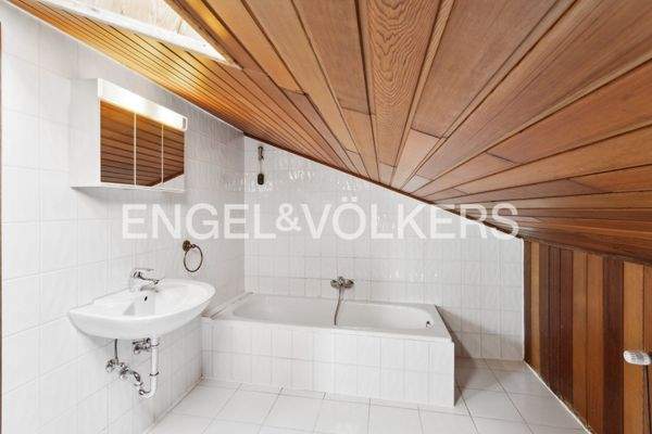 EV - Badezimmer im DG