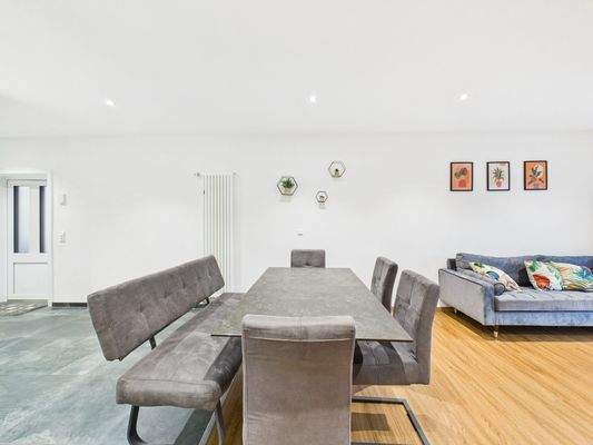 Beispielwohnung Wohnzimmer mit Essbereich