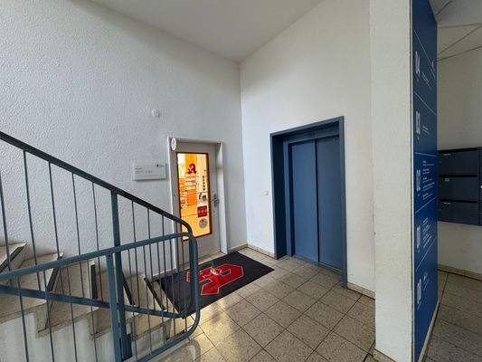 Erdgeschoss Eingang Apotheke