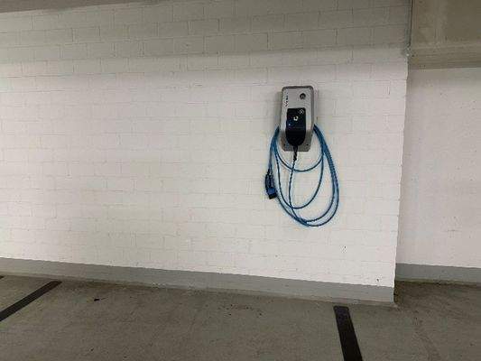 Tiefgarage mit E-Ladesäule