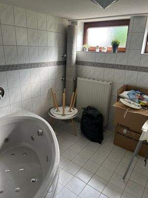 Whirlpool-Raum im Keller 