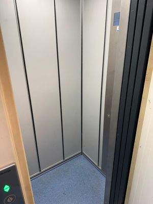 Aufzug innen.jpeg