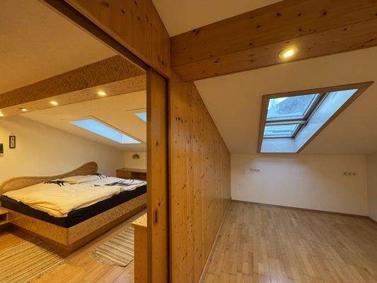 Schlafzimmer + Arbeitszimmer im DG