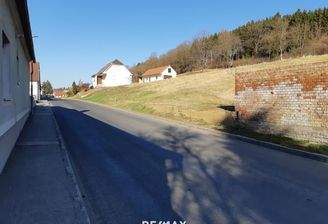 Straßenansicht seitlich