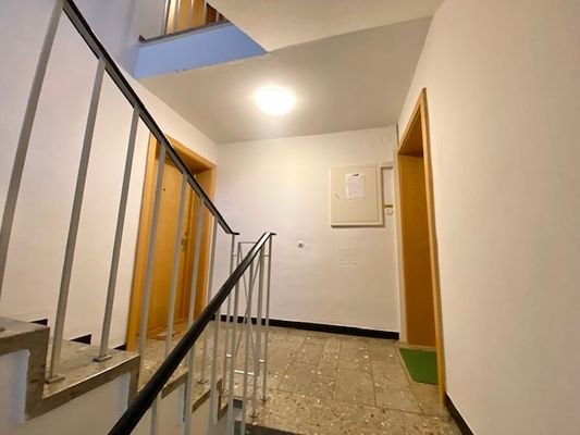 30Treppenhaus Hausflur.jpg