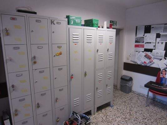 BLICK ZU DEN WERT SCHLIEßFÄCHERN