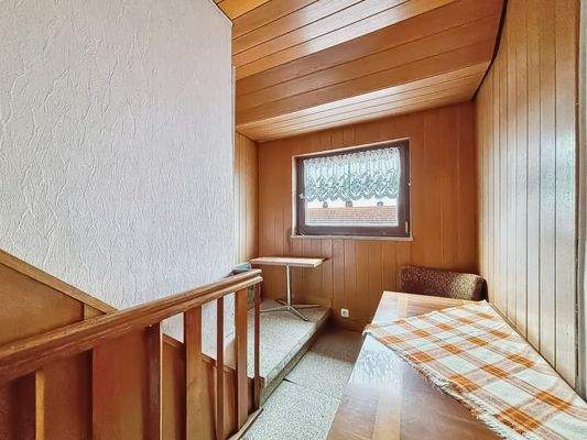 Flur DG Zugang Boden