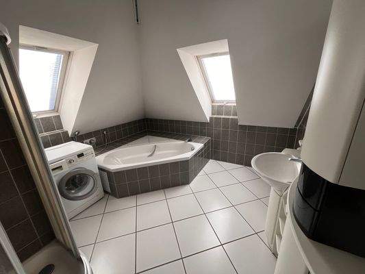 Bad mit Wanne+Dusche