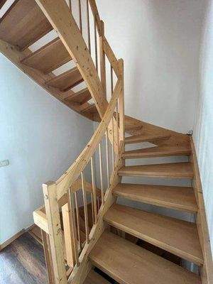 EG Treppe OG.JPG