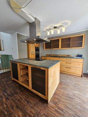 Echthholz-Einbauküche