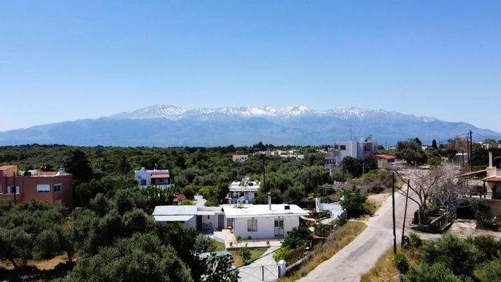MIT VIDEO: Charmanter, renovierter Bungalow zum Verkauf in Drapanos, Apokoronas