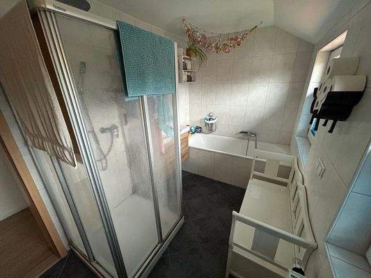 Vollbad im Dachgeschoss