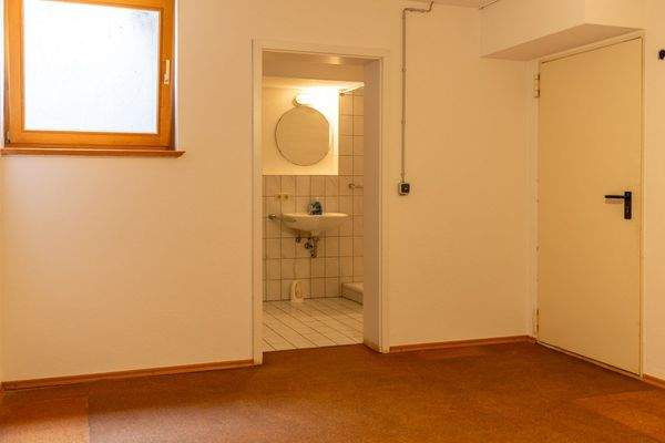 Licht, Holz & Wohngenuss – Charme pur auf drei Etagen mit Schwedenofen und stilvoller Wendeltreppe