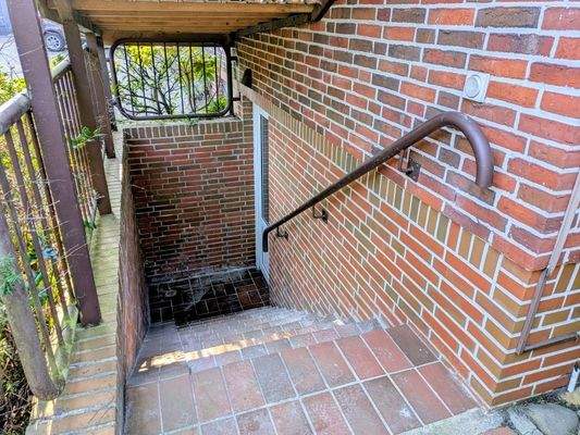 Außentreppe zum Keller