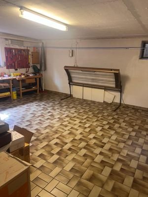 Kellerraum/Werkstatt mit Heizung