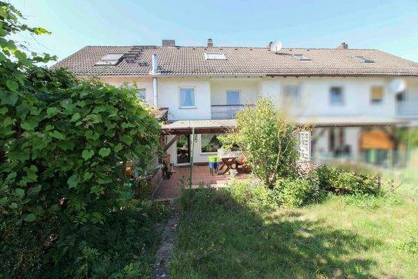 Hausanblick vom Garten