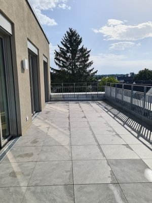 großzügige Dachterrasse