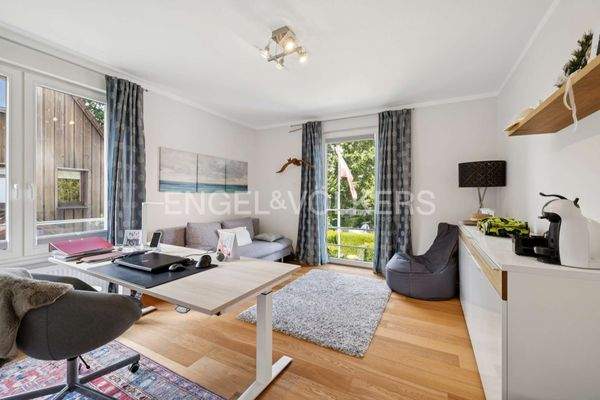 Büro oder Kinderzimmer im Obergeschoss