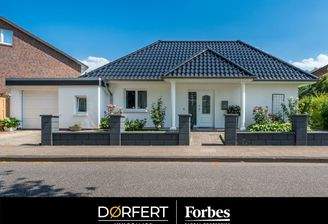 00Titelbild-Hausbruch-Großzügiger-Bungalow-mit-Dachausbau