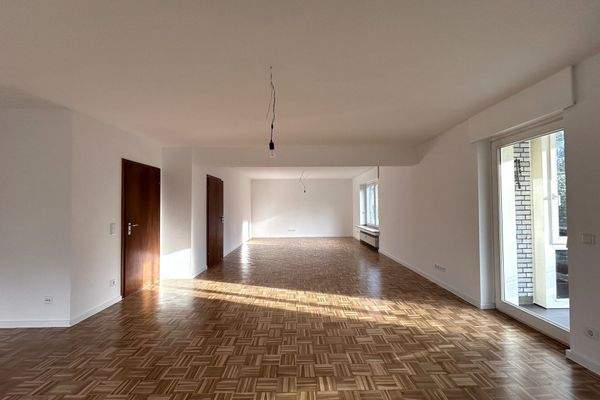 helles &amp; großes Wohnzimmer 