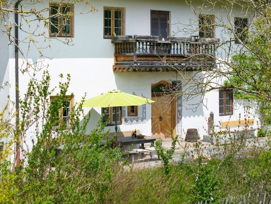 Terrasse mit viel Grün
