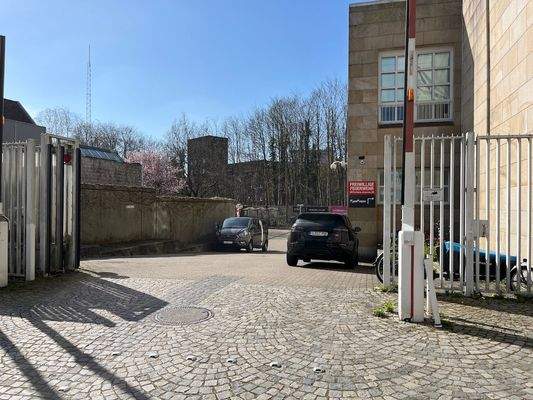 Zufahrt Stellplätze