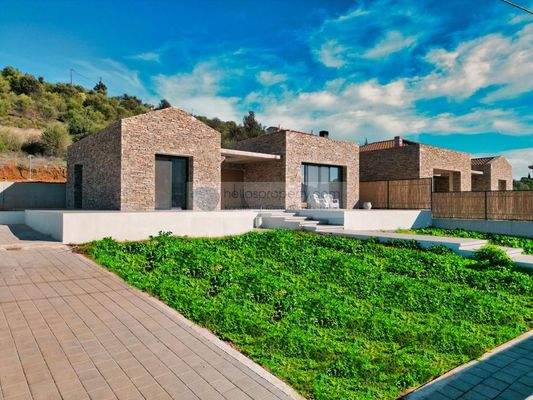 d33804816c674887ac65feb4d1d9e4c7-original