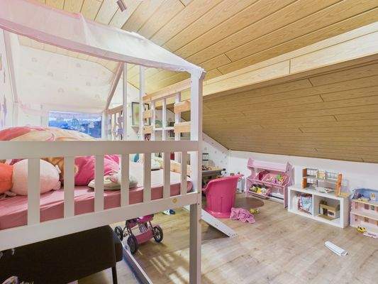 CAM01223G0-PR0181-STILL001