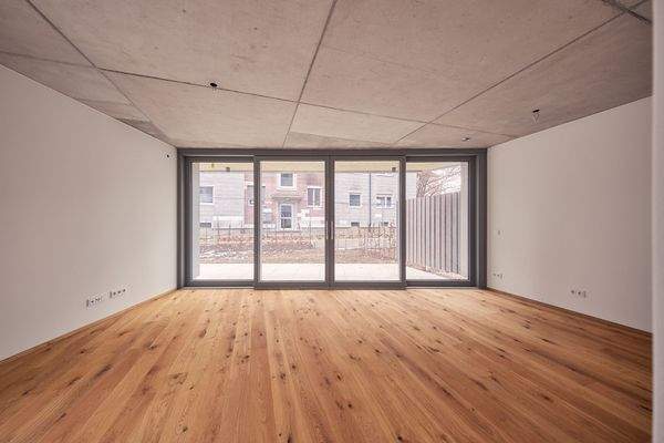 Wohnküche mit Blick zur Terrasse _ zum Garten - HERDERGÄRTEN 3.0.3