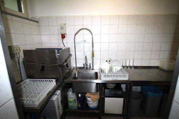 Komplett eingerichtete Gastro- Küche (1)