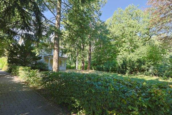 Baugrundstück mit Altbestand