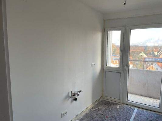 Küche mit Loggia (1).jpeg