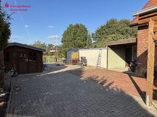 Hoffläche, Nebengebäude