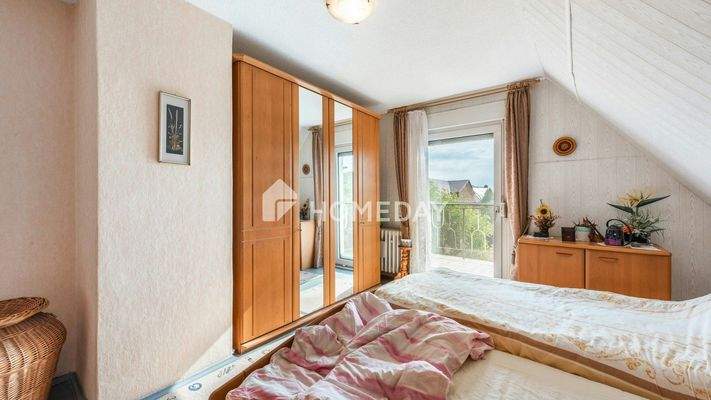 1. OG Schlafzimmer 1 2