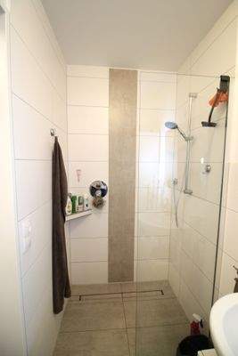 11. Gäste WC mit Dusche