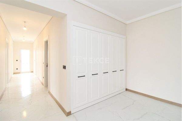3-Bedroom Spacious Real Estate in a Calm Area in Bursa