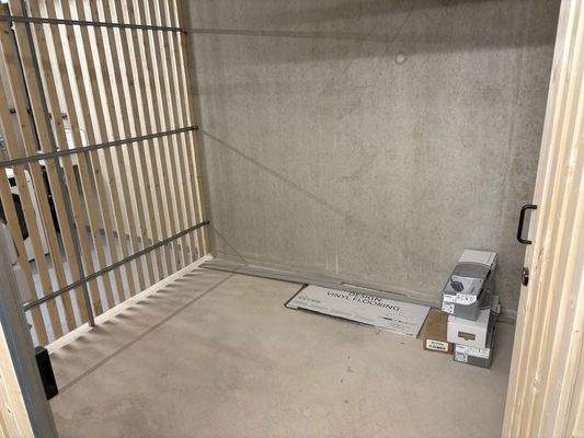 Blick in einen Kellerraum