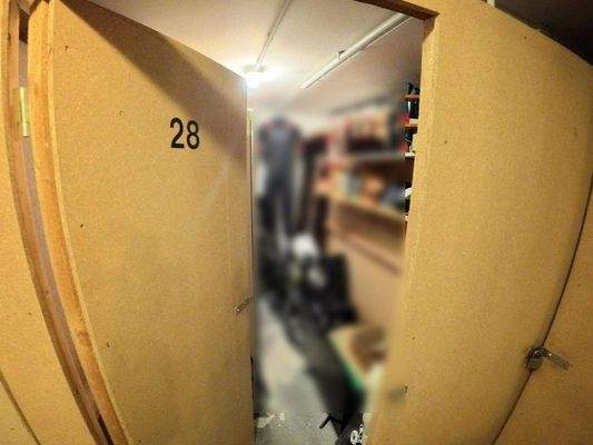 Kellerabteil mit Licht/Strom