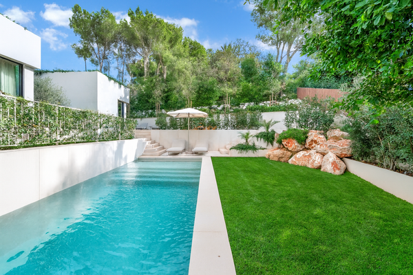 Pool in villa in Portals Nous 2