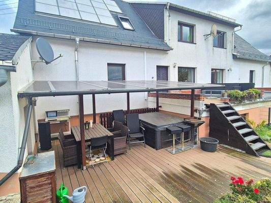 Überdachte Terrasse.jpg