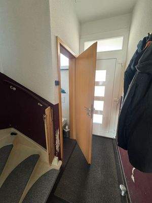 Flur mit Garderobe EG