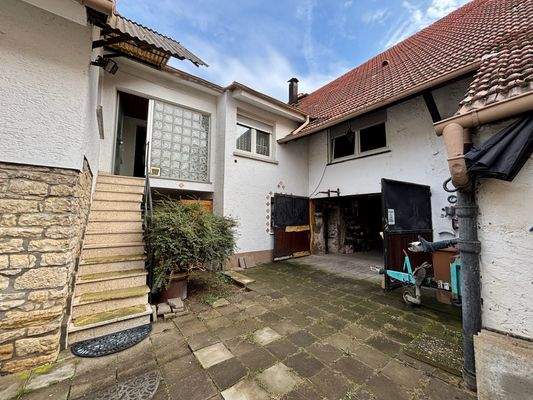 Innenhof + Zugang Hinterhaus