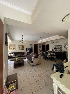 Kreta, Perivolia: Riesiges Anwesen mit Café und Swimmingpool in der Nähe des Zentrums von Chania zu verkaufen