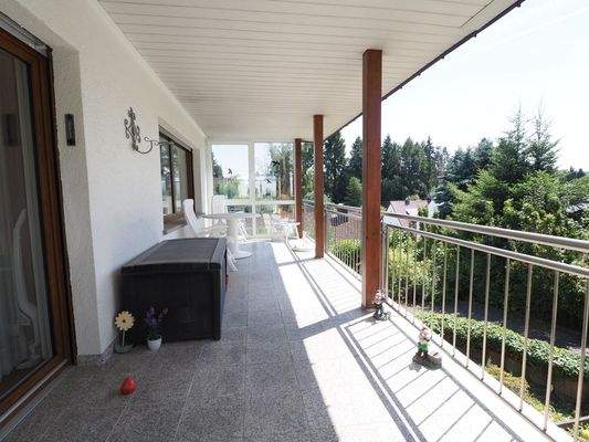 überdachte Terrasse