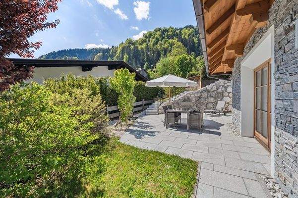 Die Terrasse lädt zum Verweilen ein 