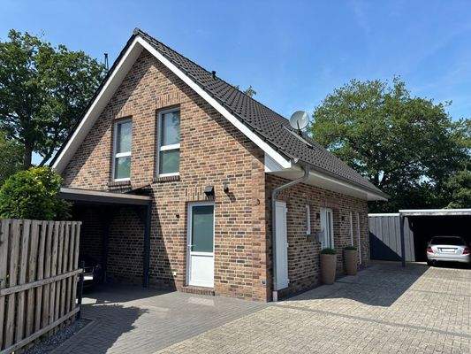 Auffahrtsbereich / Vorderansicht